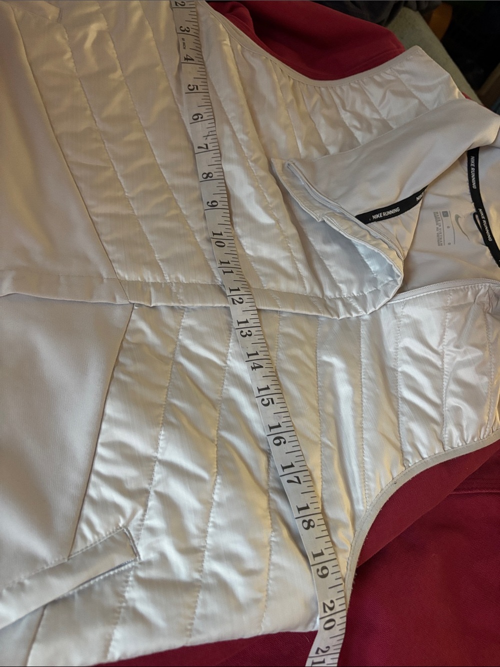 Nike Women’s Light Beige Quilted Hybrid Running Vest | Size L - Picture 11 of 11